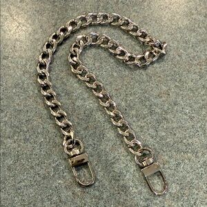 Elegant Silver Unbranded Chain Strap for Wrislets or Bags